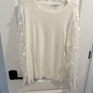 Beautiful white long sleeve soft sweater